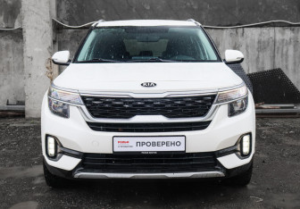 Подержанный автомобиль Kia Seltos 2021 года (2 фото)