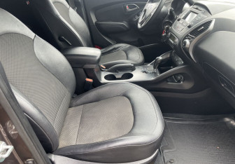 Подержанный автомобиль Hyundai ix35 2014 года (9 фото)