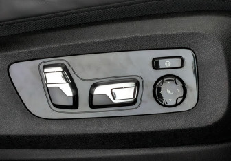 Подержанный автомобиль BMW X5 2024 года (26 фото)