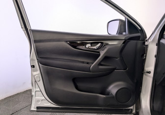 Подержанный автомобиль Nissan Qashqai 2018 года (19 фото)