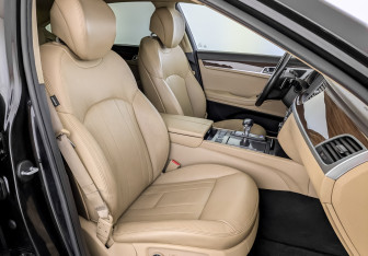 Подержанный автомобиль Genesis G80 2017 года (24 фото)