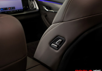 Подержанный автомобиль Geely Monjaro 2025 года (22 фото)