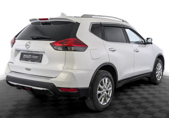 Подержанный автомобиль Nissan X-Trail 2018 года (5 фото)