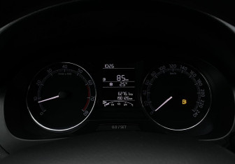 Подержанный автомобиль Skoda Rapid Liftback 2017 года (19 фото)