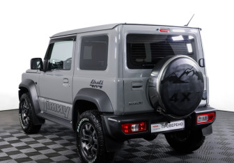 Подержанный автомобиль Suzuki Jimny 2020 года (7 фото)