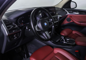 Подержанный автомобиль BMW X3 2022 года (15 фото)