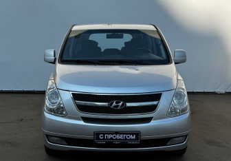 Подержанный автомобиль Hyundai Grand Starex 2010 года (2 фото)