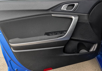 Подержанный автомобиль Kia Ceed Hatchback 2020 года (19 фото)