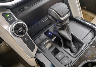 Подержанный автомобиль Toyota Land Cruiser Suv 2022 года (21 фото)