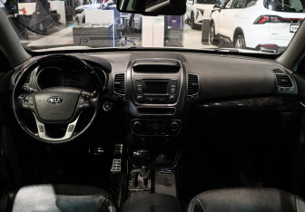 Подержанный автомобиль Kia Sorento 2019 года (18 фото)