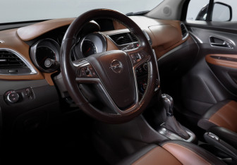 Подержанный автомобиль Opel Mokka 2012 года (14 фото)