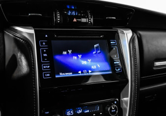 Подержанный автомобиль Toyota Fortuner 2017 года (20 фото)