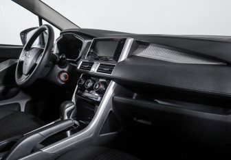 Подержанный автомобиль Mitsubishi Xpander 2022 года (9 фото)