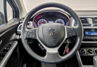 Подержанный автомобиль Suzuki SX4 Hatchback 2021 года (22 фото)
