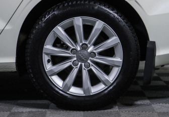 Подержанный автомобиль Audi A3 Sedan 2014 года (29 фото)