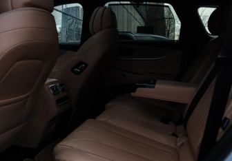 Подержанный автомобиль Jaecoo J8 2024 года (8 фото)