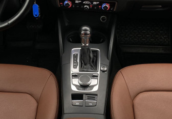 Подержанный автомобиль Audi A3 Sedan 2017 года (13 фото)