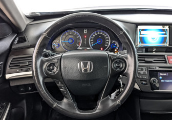 Подержанный автомобиль Honda Crosstour 2014 года (21 фото)