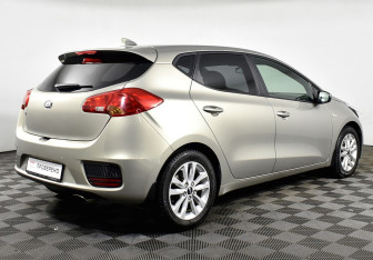 Подержанный автомобиль Kia Ceed Hatchback 2017 года (14 фото)