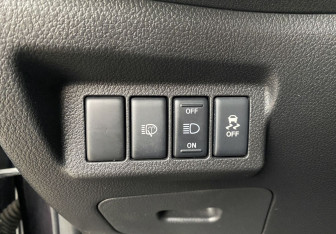 Подержанный автомобиль Nissan X-Trail 2013 года (19 фото)