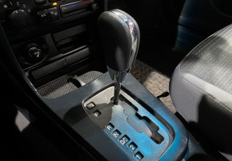 Подержанный автомобиль Nissan Almera Classic 2006 года (14 фото)