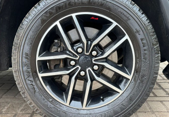 Подержанный автомобиль Jeep Grand Cherokee 2019 года (14 фото)