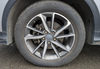 Подержанный автомобиль Geely Coolray 2022 года (11 фото)