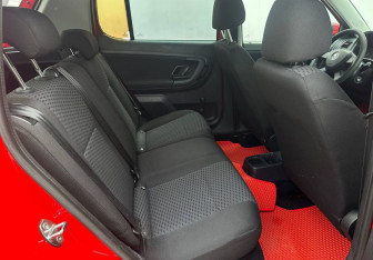 Подержанный автомобиль Skoda Fabia Hatchback 2013 года (14 фото)