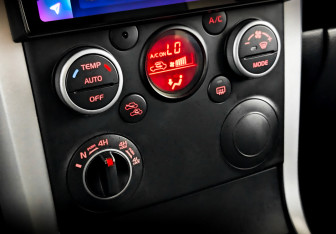 Подержанный автомобиль Suzuki Grand Vitara 2012 года (24 фото)