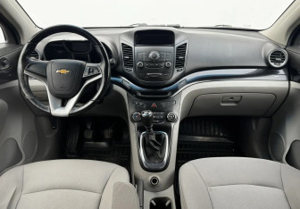 Подержанный автомобиль Chevrolet Orlando 2013 года (9 фото)