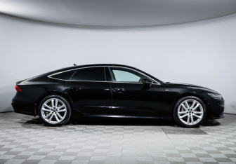 Подержанный автомобиль Audi A7 2021 года (4 фото)
