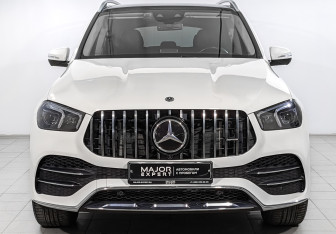 Подержанный автомобиль Mercedes-Benz GLE 2020 года (2 фото)
