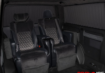 Подержанный автомобиль Volkswagen Multivan 2016 года (11 фото)