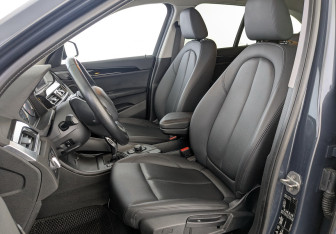 Подержанный автомобиль BMW X1 2018 года (18 фото)