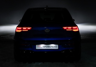 Подержанный автомобиль Volkswagen Golf R Hatchback 2023 года (30 фото)