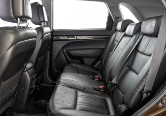 Подержанный автомобиль Kia Sorento 2019 года (18 фото)