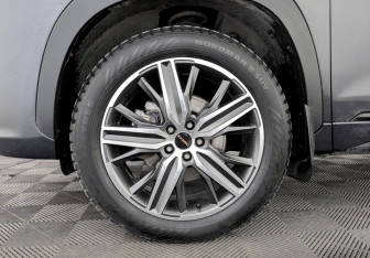 Подержанный автомобиль Exeed LX 2022 года (17 фото)