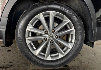 Подержанный автомобиль Nissan Qashqai 2014 года (16 фото)