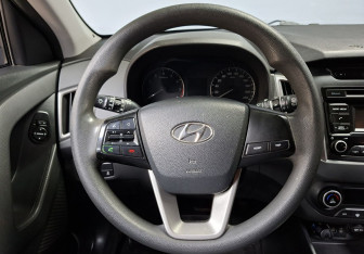 Подержанный автомобиль Hyundai Creta 2017 года (16 фото)