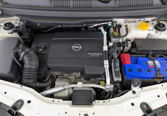 Подержанный автомобиль Opel Antara 2014 года (9 фото)