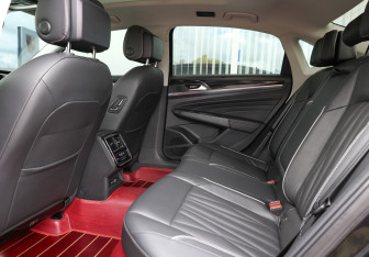 Подержанный автомобиль Volkswagen Passat Sedan 2021 года (12 фото)