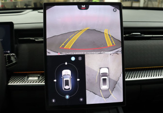 Подержанный автомобиль Jaecoo J7 2024 года (19 фото)