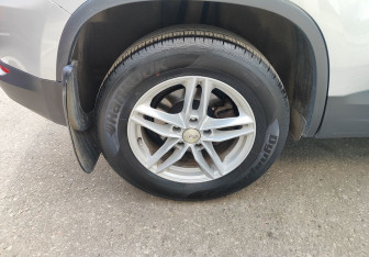 Подержанный автомобиль Volkswagen Tiguan 2013 года (12 фото)