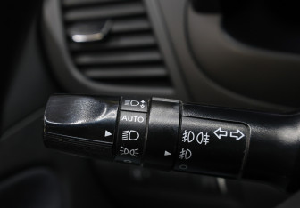 Подержанный автомобиль Hyundai Solaris Hatchback 2013 года (19 фото)