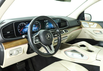 Подержанный автомобиль Mercedes-Benz GLE 2021 года (13 фото)