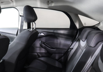Подержанный автомобиль Ford Focus Hatchback 2012 года (9 фото)