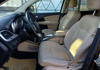 Подержанный автомобиль Dodge Journey 2014 года (20 фото)