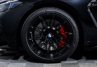 Подержанный автомобиль BMW M4 Coupe 2024 года (15 фото)