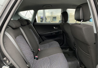 Подержанный автомобиль Kia Ceed Wagon 2008 года (20 фото)