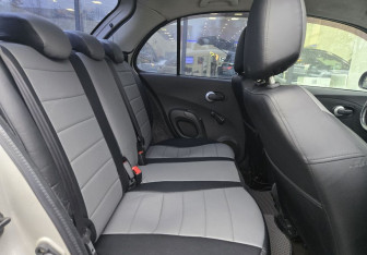 Подержанный автомобиль Nissan Micra Hatchback 2010 года (11 фото)